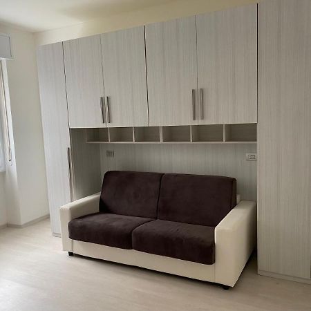 First Home Milan Bagian luar foto