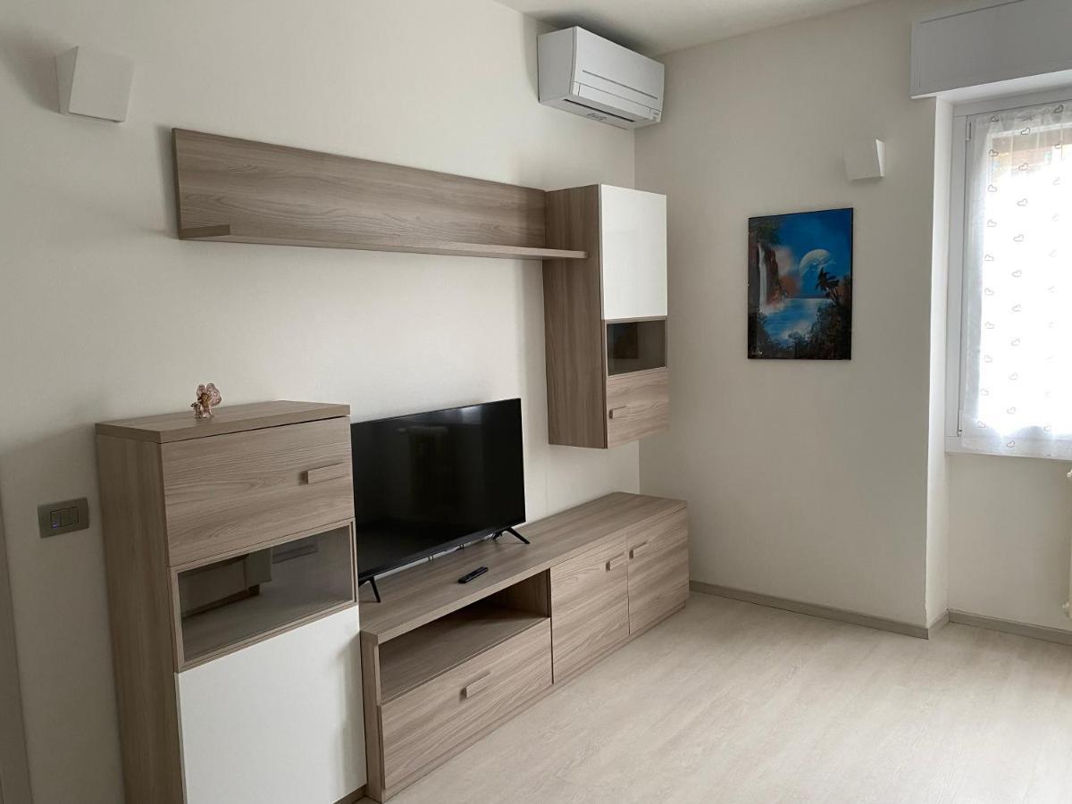 First Home Milan Bagian luar foto