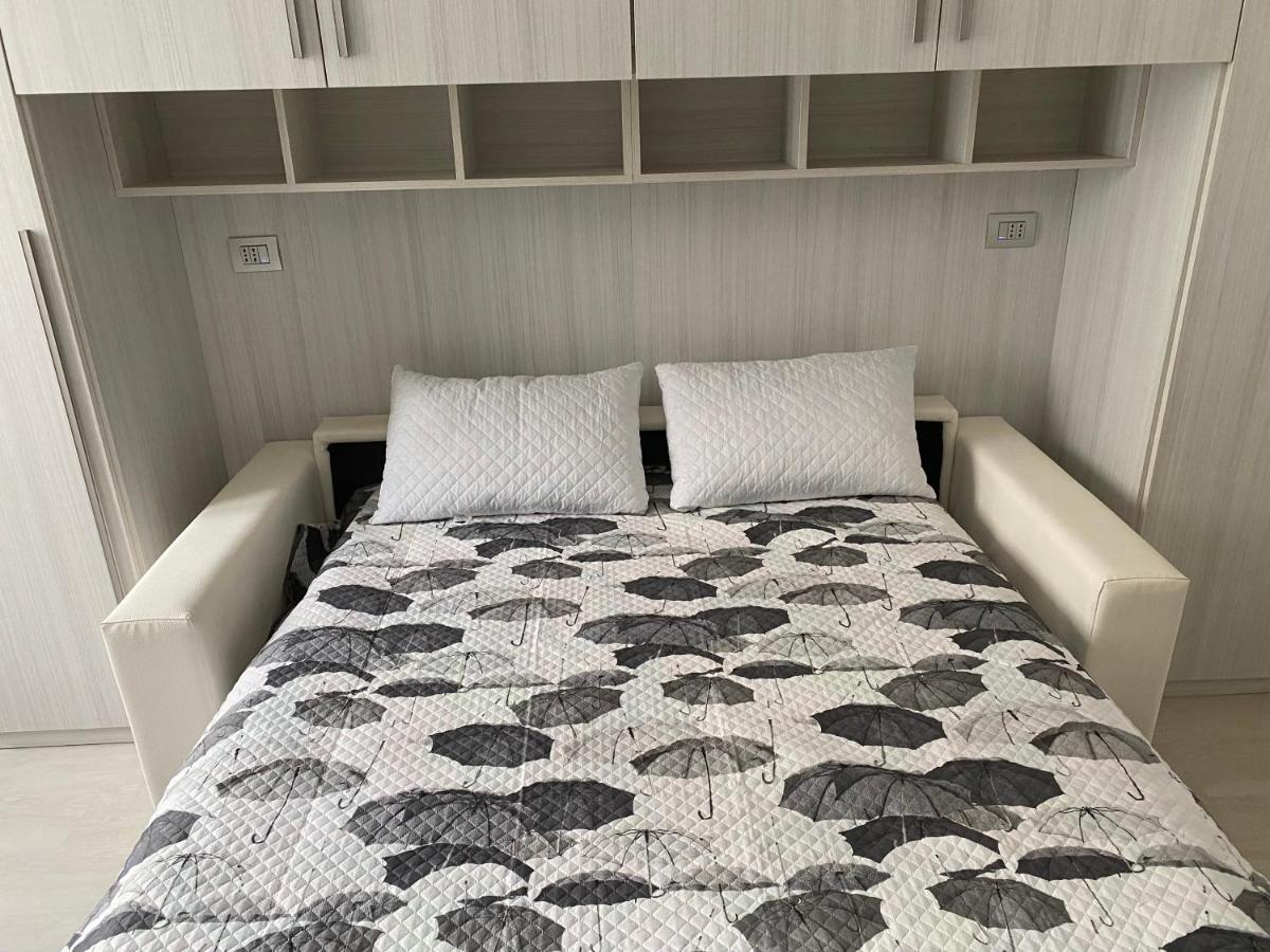 First Home Milan Bagian luar foto