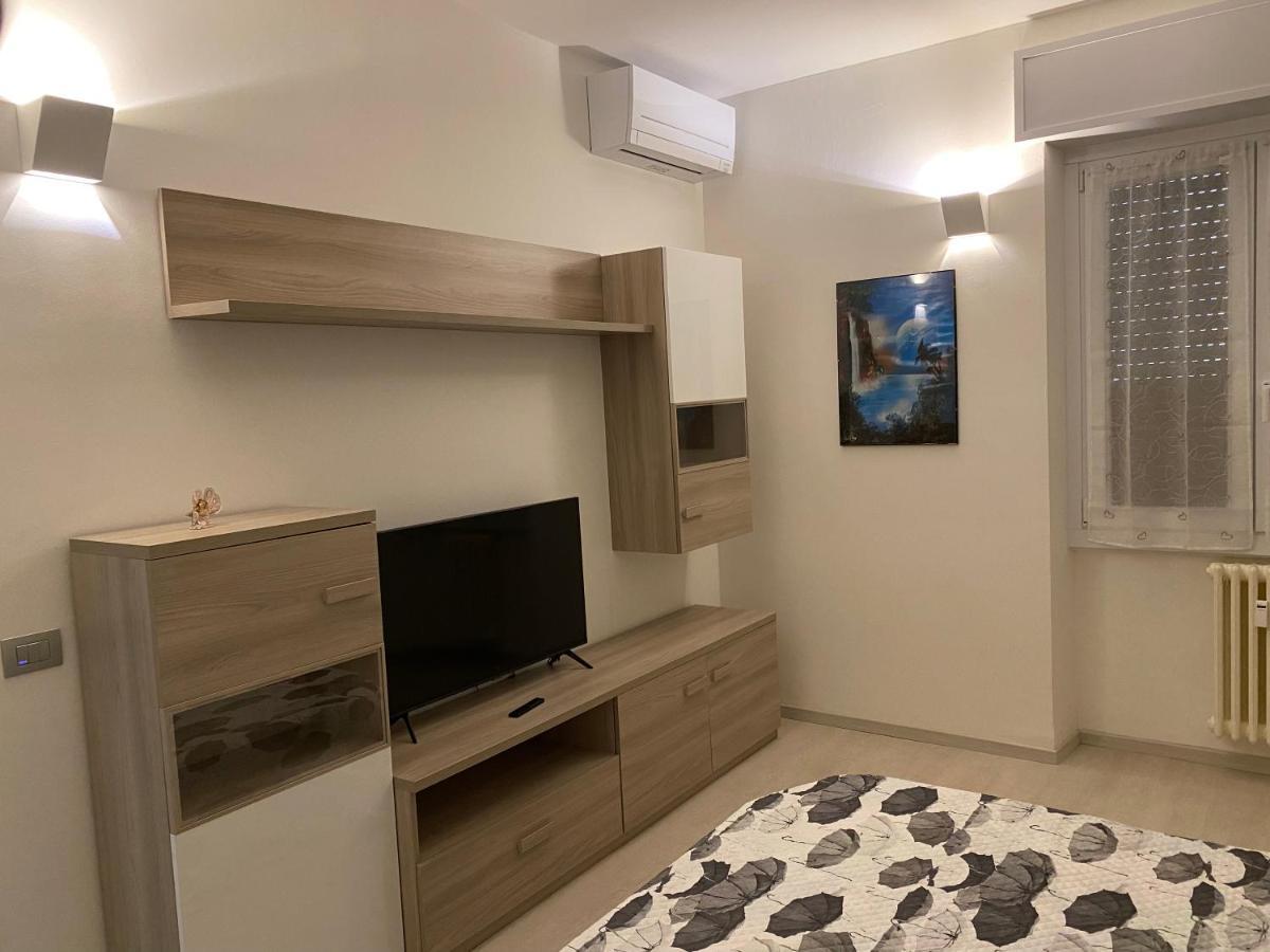 First Home Milan Bagian luar foto