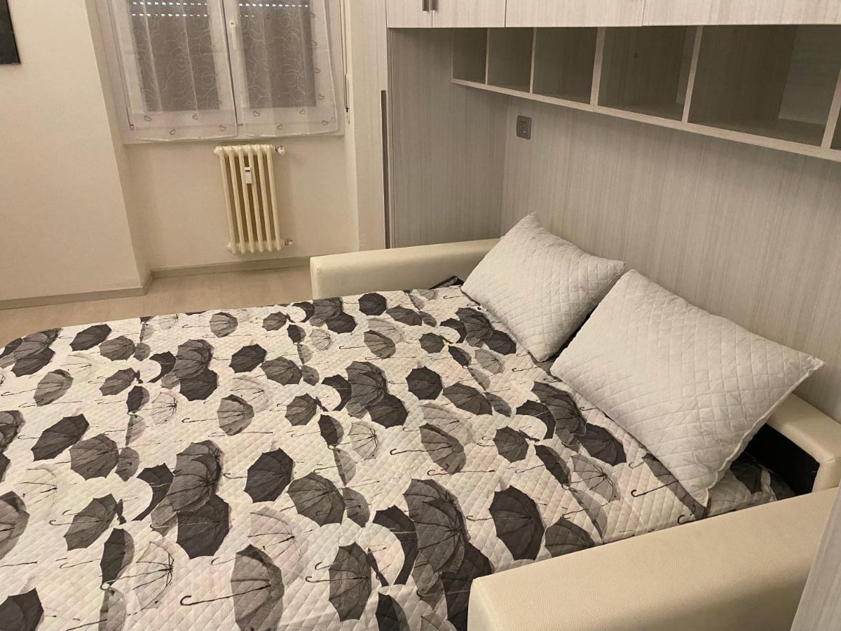 First Home Milan Bagian luar foto